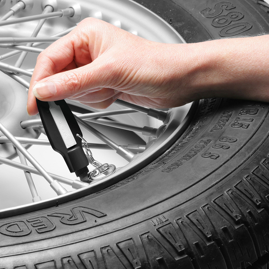 Reifenprofiltiefenmesser mit Ventilkappendreher