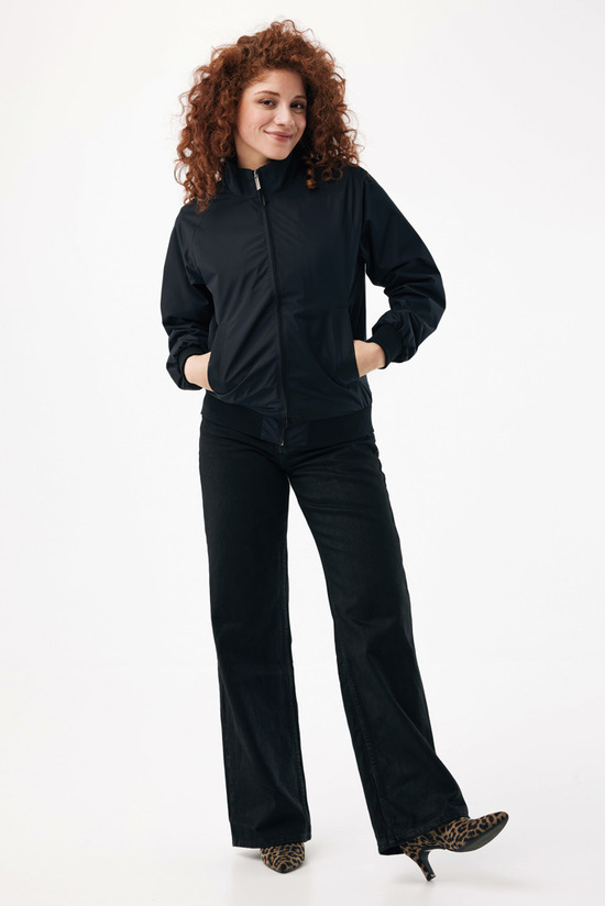 IQONIQ Odin Urban Jacke aus recyceltem Polyester