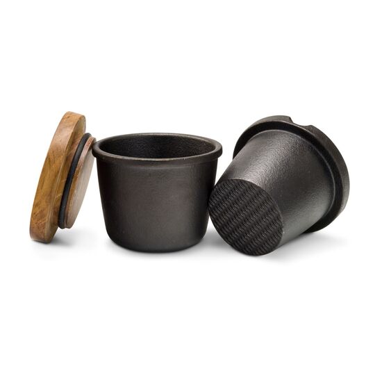 Gusseiserner Grinder, Reibe mit Bodenriffelung, inklusive Pinsel, mit Deckel und Dichtungsring (Gusseisen, Akazienholz, Kunststoff)